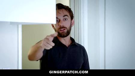 Красавчик отжарил рыжеволосую воровку с небольшой грудью