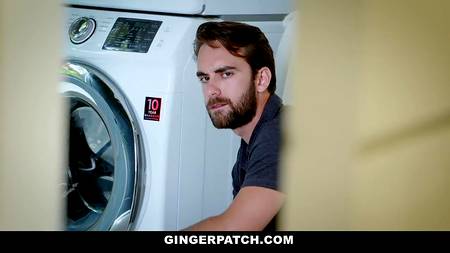 Красавчик отжарил рыжеволосую воровку с небольшой грудью