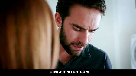 Красавчик отжарил рыжеволосую воровку с небольшой грудью