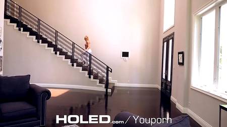 Счастливчик засадил промеж булок в приятный анус блондинке