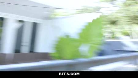 Качок навестил трех сучек жаждущих попрыгать на его хую