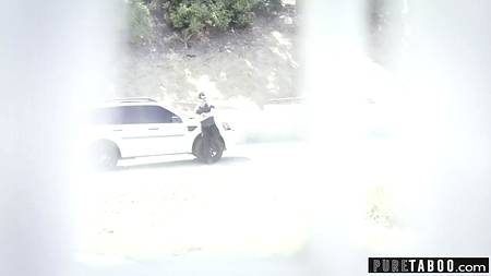 Вылизал манду шикарной телке перед долгим красивым сексом