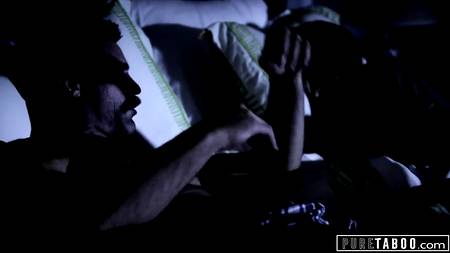 Вылизал манду шикарной телке перед долгим красивым сексом