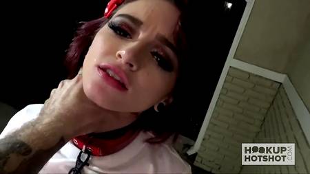 Глубоко отсосавшая худышка направила елдак прямиком в жопу