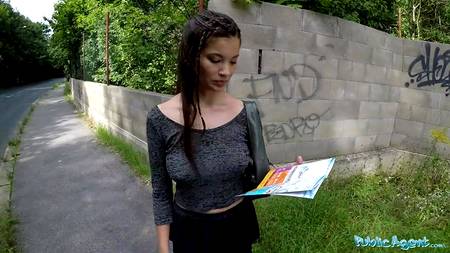 Пикапер замутил секс на улице с узкоглазой девицей