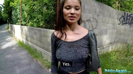 Пикапер замутил секс на улице с узкоглазой девицей