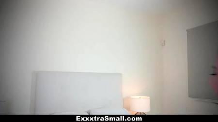 Горячая нимфа ебется с мужиком в интересных позах