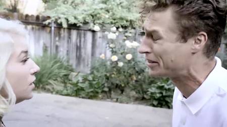 Незабываемый секс неопытного пацана с двумя грудастыми блондинками