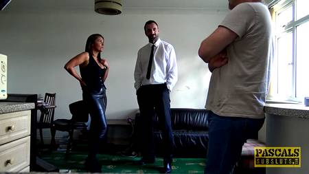 Оттраханная по хардкору девка испытала оргазм от грубого секса