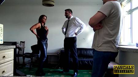 Оттраханная по хардкору девка испытала оргазм от грубого секса