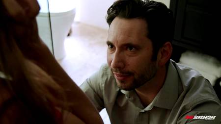 Горячая азиатка обслуживает ротиком толпу возбудившихся мужчин