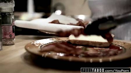 Бритоголовый мужик жестко ебет худенькую светловолосую девку