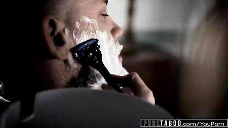 Бритоголовый мужик жестко ебет худенькую светловолосую девку