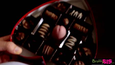 Роскошная блонда красиво ебется с любимым испытывая неоднократные оргазмы