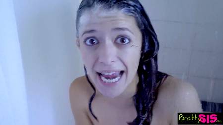 Отымел утром роскошную молодую телку и кончил в ее пизду