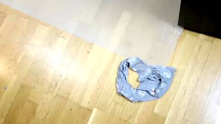 Оприходовал сзади симпатичную девчонку и мощно кончил ей на лицо