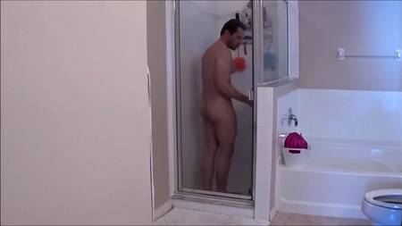 Прокрался в спальню и трахнул спящую блондинку с большой жопой