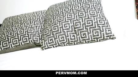 Нарезки хоум порно от первого лица с сисятой телочкой