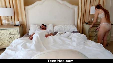 После утренней зарядки объездила болт балдеющего бойфренда