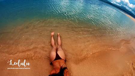 Оприходовал на пляже от первого лица сексапильную сучку с натуральной грудью