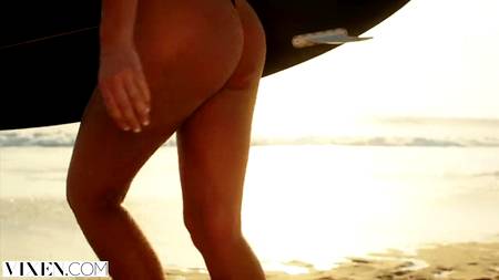 Вылизал пизду блондинке с большой жопой и классно отымел толстым хуем