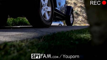 Отымел до изнеможения зачетную кобылку на улице возле автомобиля