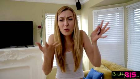 Парень предолит сучку с плоской грудью желая кончить ей на попку