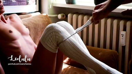 Красивый домашний утренний секс у окна стройной парочки