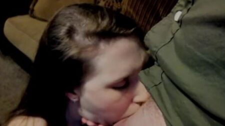 Жаркое домашнее порево бородатого хахаля с его ненасытной подругой