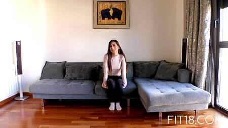 Оттраханная молодуха заслужила в рот смачный камшот порно агента