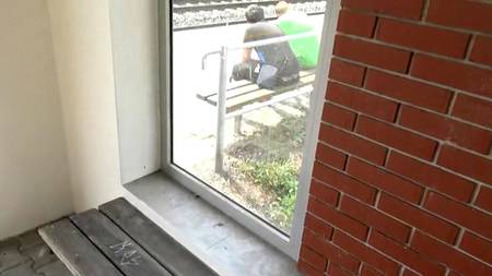 Жопастая кобылка перепихнулась с пикапером на людной остановке