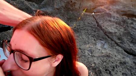 Красивый анальный секс на пляже с горячей рыжеволосой бестией