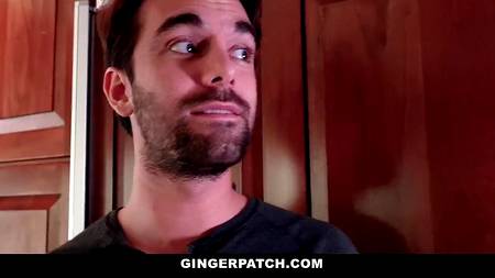 Молодая красотка оргазмирует на члене довольного хахаля