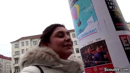 После флирта заплатил за секс толстенькой девушке с шикарной грудью