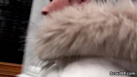 После флирта заплатил за секс толстенькой девушке с шикарной грудью