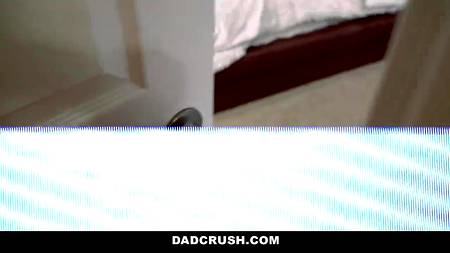 Жопастая девчонка ощутила волосатой пиздой извержение спермы