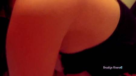 Любительская групповуха с неугомонной нимфой в красивом белье