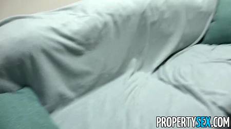 Похотливый пацан запикапил туристку и горячо отодрал у себя дома