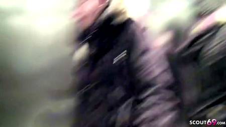 Похотливая нимфа отдалась за деньги ненасытному пикаперу