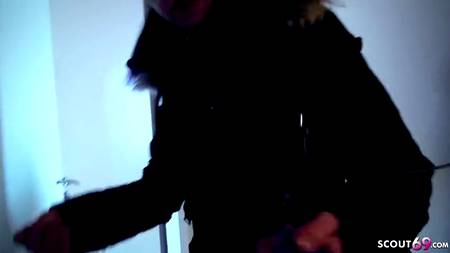 Похотливая нимфа отдалась за деньги ненасытному пикаперу