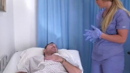 Жопастая медсестра устроила родео на члене балдеющего пациента
