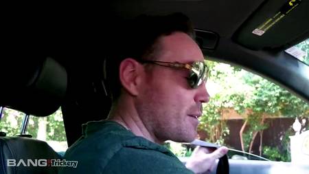 Жопастая медсестра устроила родео на члене балдеющего пациента