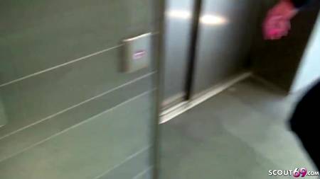 Запикапил и жестко отодрал на парковке симпатичную телку