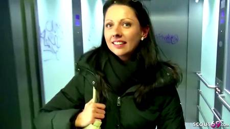 Запикапил и жестко отодрал на парковке симпатичную телку