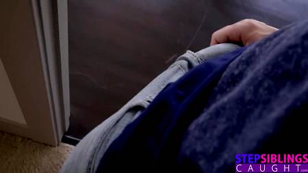 Порвал на девушке штаны и смачно отодрал в разных позах