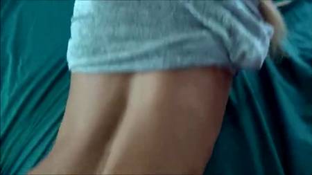 Чувак дрючит разговаривающую по телефону сисястую худышку