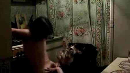 Мамка прибухнула с сыном и занялась сексом на кухне