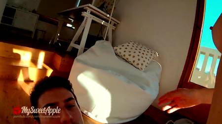 Накончал полный рот спермы оттраханной по домашнему брюнетке