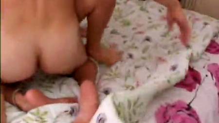 У молодых страсть и разврат