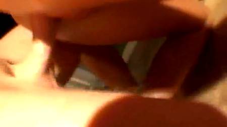 Девка любит соблазнять своей попой